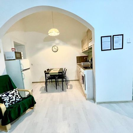 בודפשט White Apartment Near The Famous New York Cafe מראה חיצוני תמונה