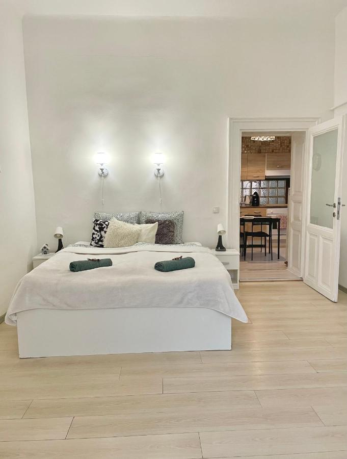 בודפשט White Apartment Near The Famous New York Cafe מראה חיצוני תמונה
